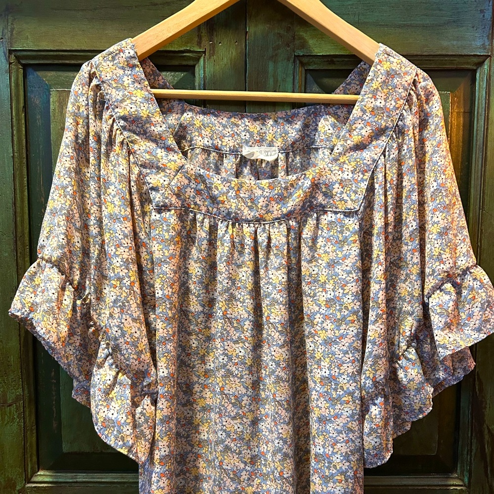 Feminine Floral Ruffled Sleeves Blouse